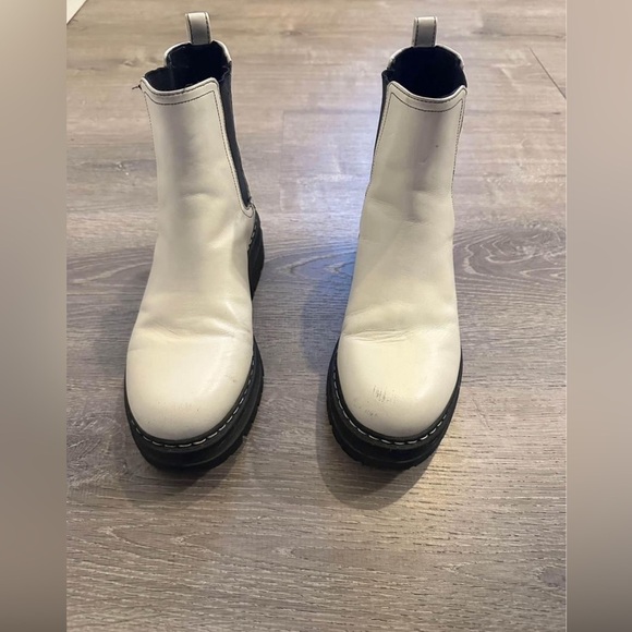 Marc Fisher LTD Padmia Chelsea Boot - Picture 3 of 6